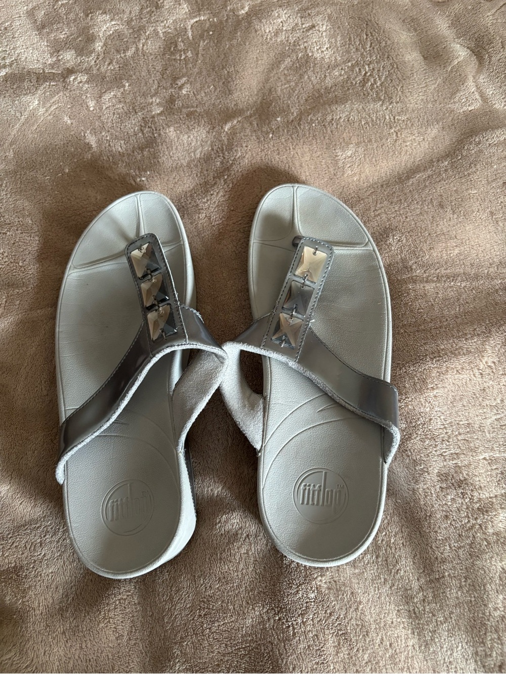 FitFlop Women’s Silver Metallic T-strap Sandals with Accent Studs